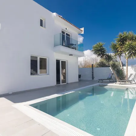 וילה Mandali 20 - Fully Renovated פאראלימני