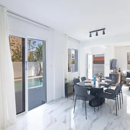 Mandali 20 - Fully Renovated וילה פאראלימני