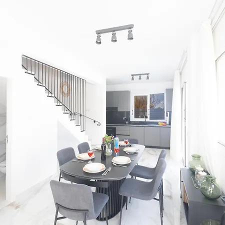 Mandali 20 - Fully Renovated *