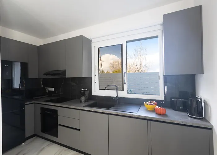 Mandali 20 - Fully Renovated Paralimni