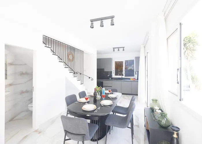 Mandali 20 - Fully Renovated *