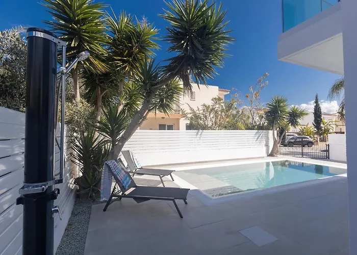 Mandali 20 - Fully Renovated Vila